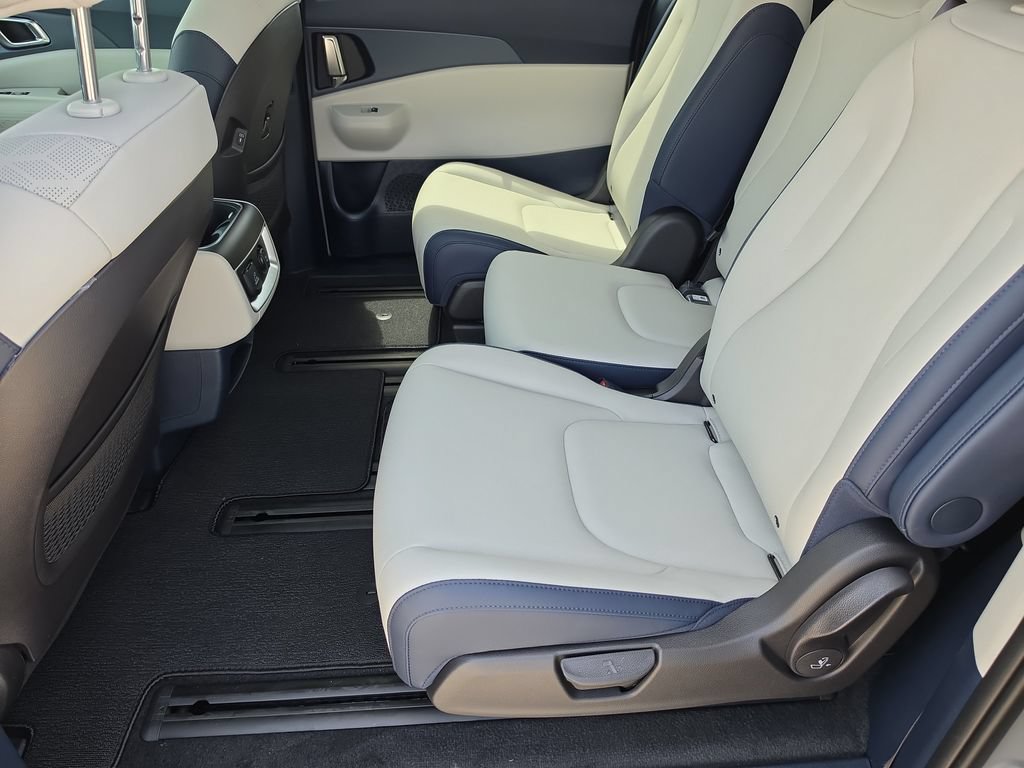 New 2026 Kia Carnival SX FWD image 17