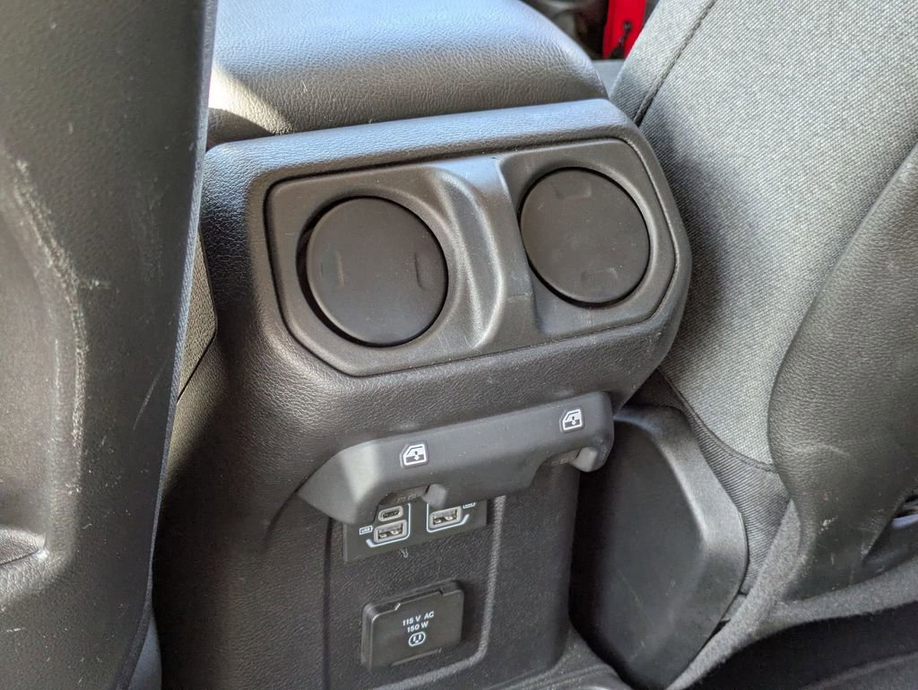 Used 2025 Jeep Wrangler Unlimited Rubicon w/ Convenience Group image 26