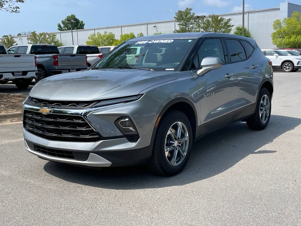 Used 2025 Chevrolet Blazer LT FWD image 3