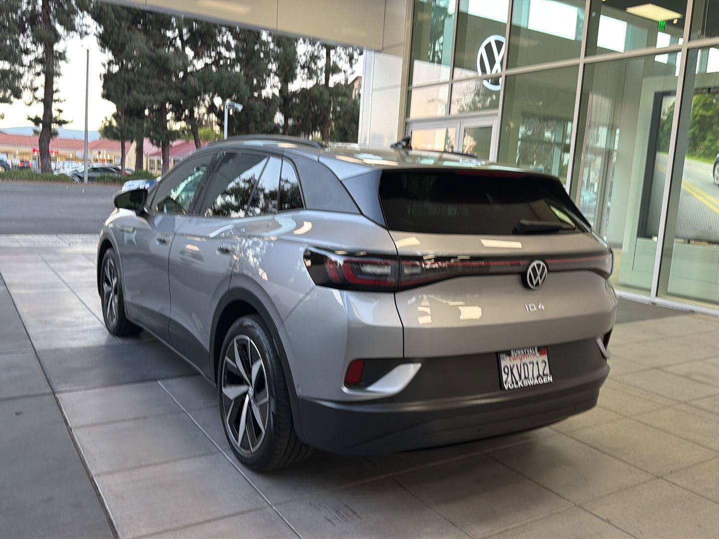 Certified 2023 Volkswagen ID.4 Pro RWD image 3