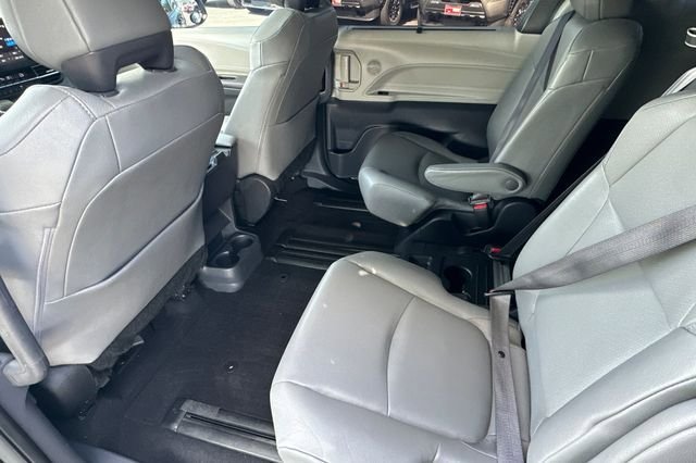 Used 2023 Toyota Sienna XLE image 14