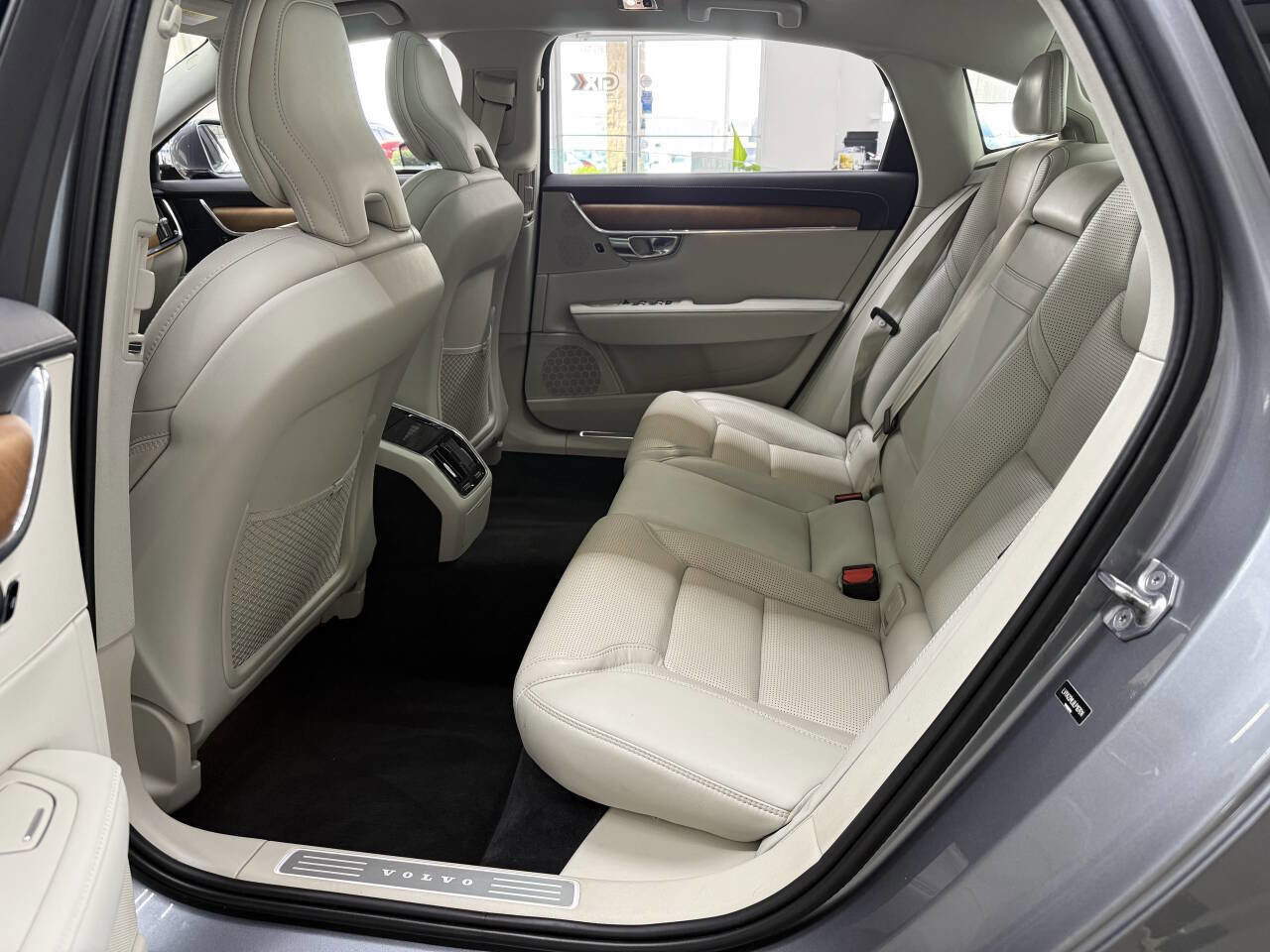 Used 2020 Volvo S90 T6 Inscription image 14