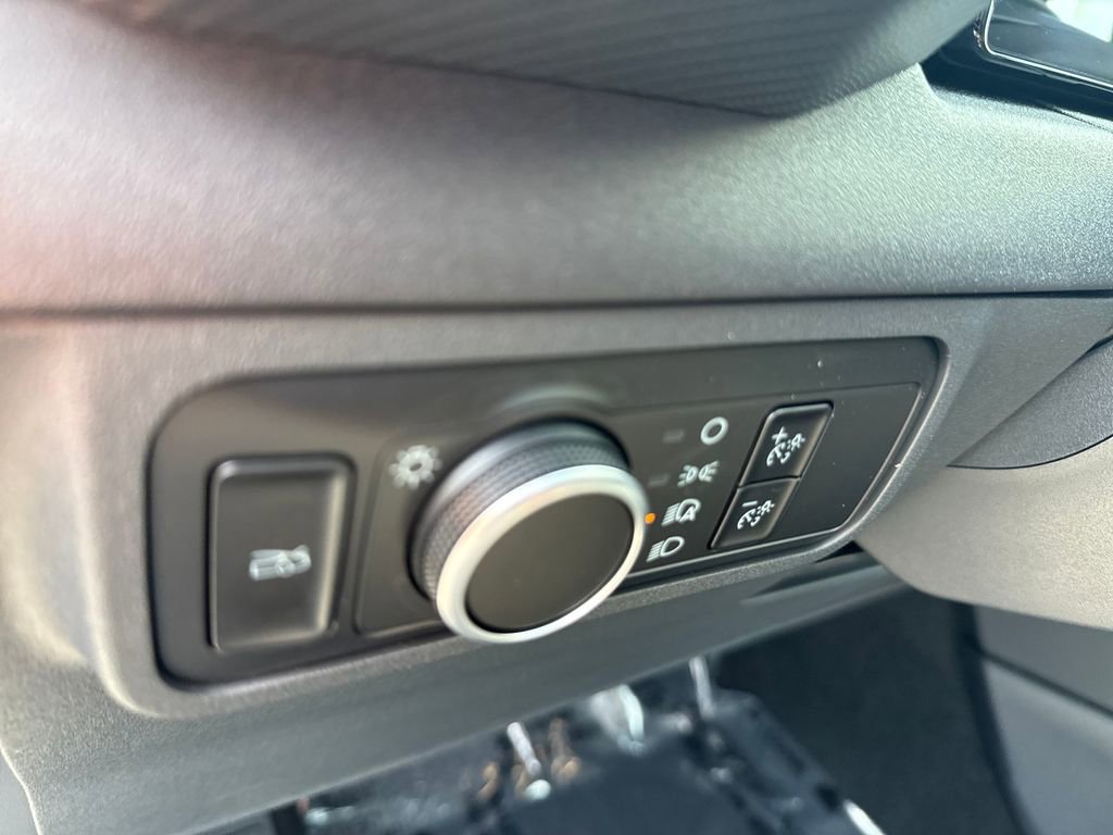 Used 2025 Ford Mustang Coupe image 13