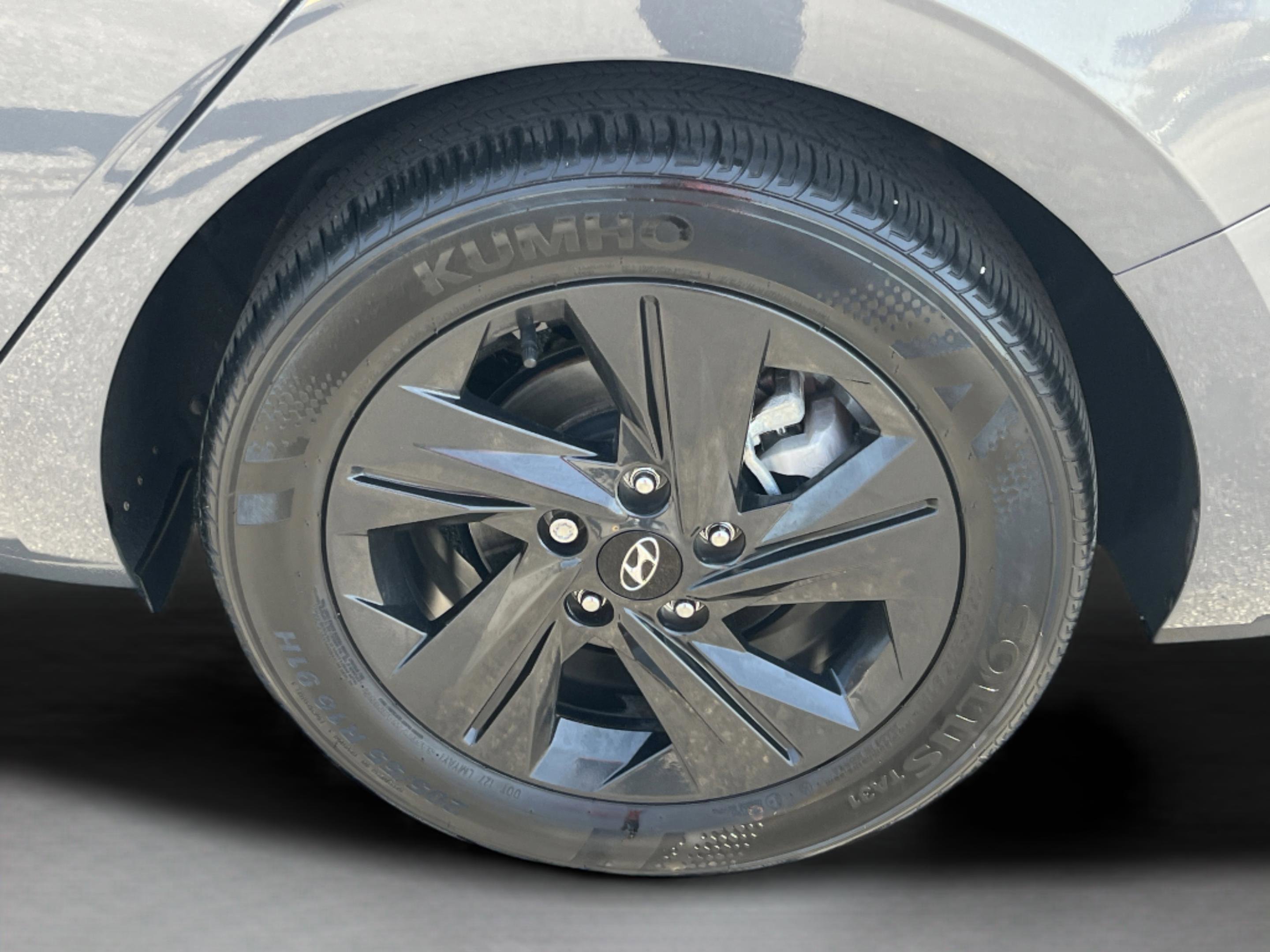 Used 2023 Hyundai Elantra SEL FWD image 29