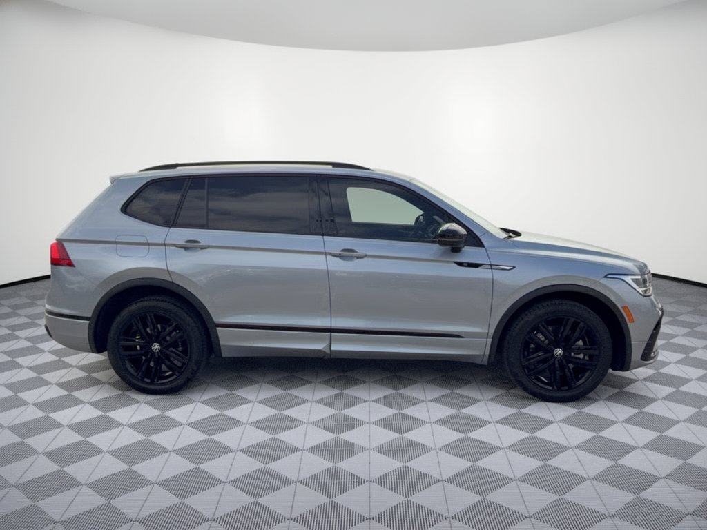 Used 2022 Volkswagen Tiguan SE R-Line FWD image 8