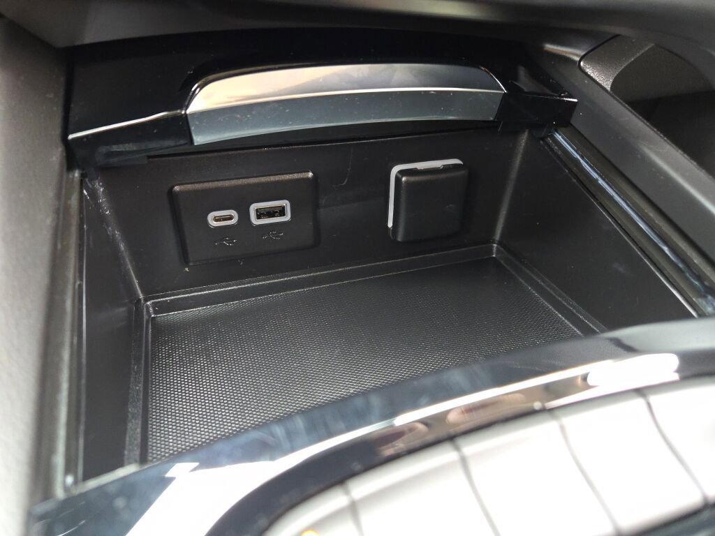 Used 2023 Buick Envision Essence image 28