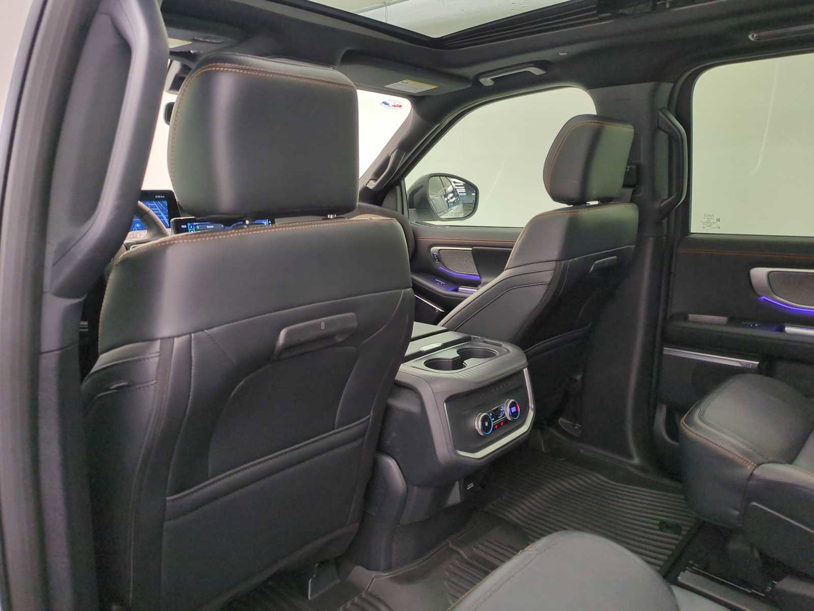 Used 2025 Ford Expedition Tremor AWD/4WD image 17