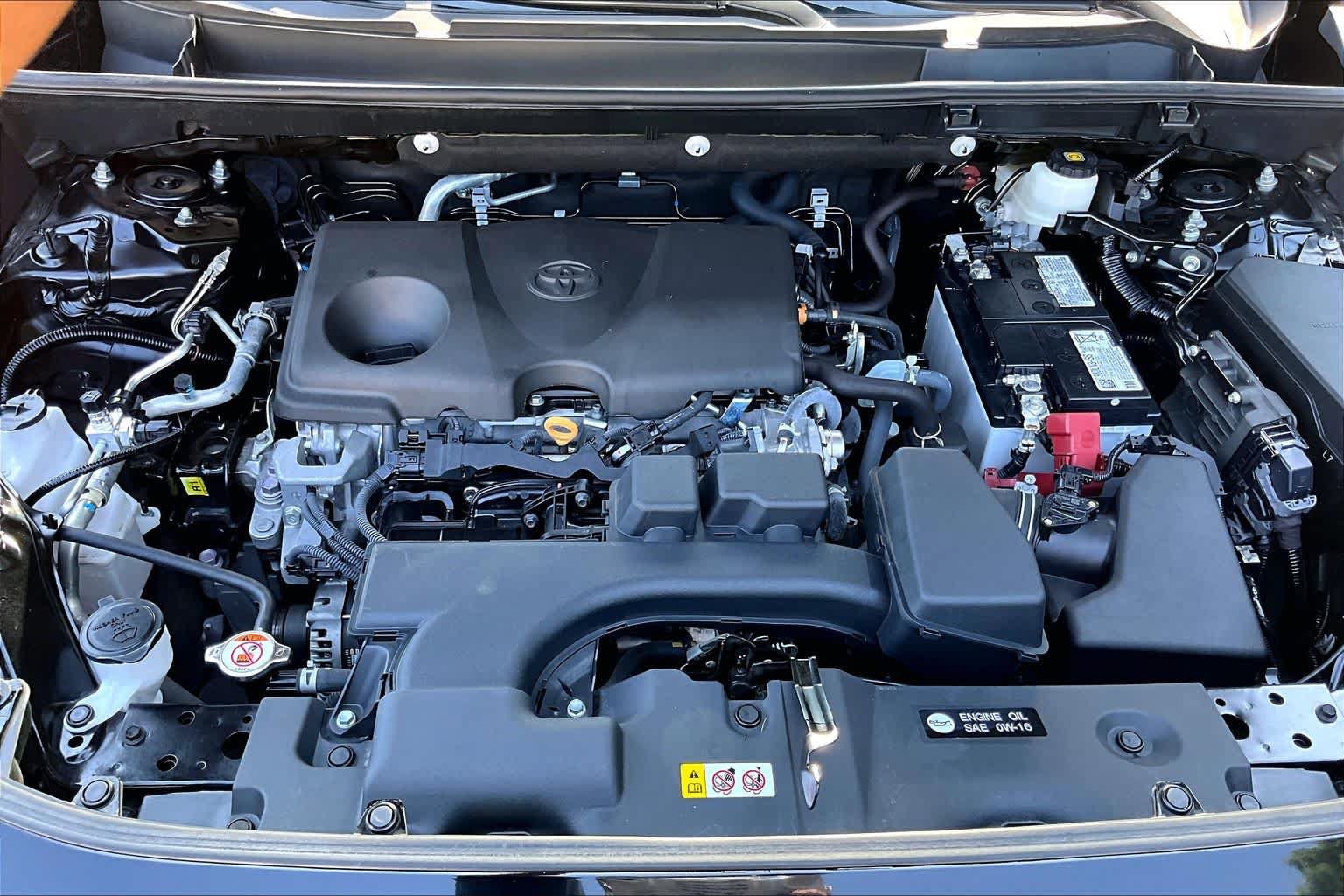 Certified 2025 Toyota RAV4 XLE FWD image 32
