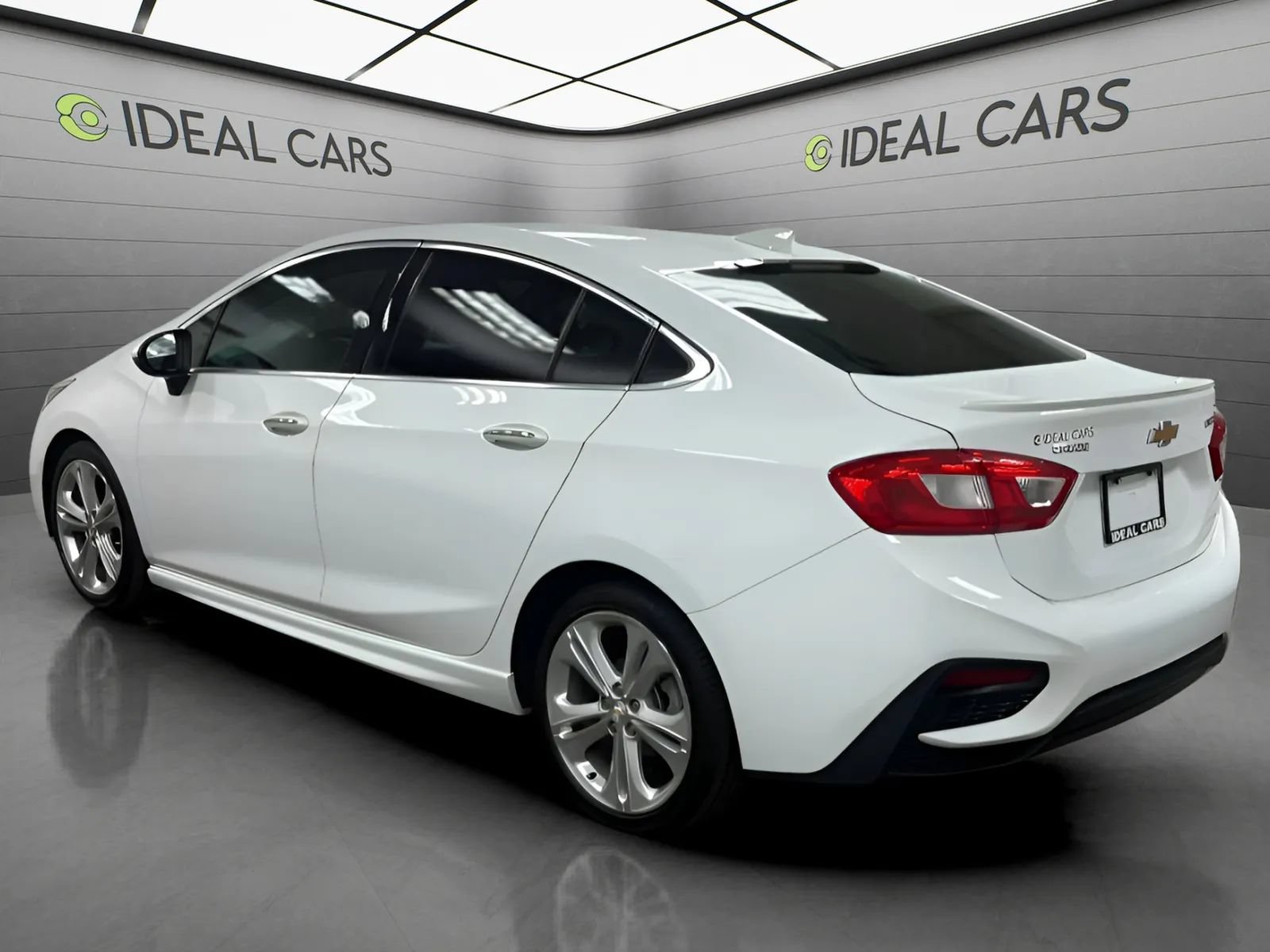 Used 2017 Chevrolet Cruze Premier w/ RS Package FWD image 7