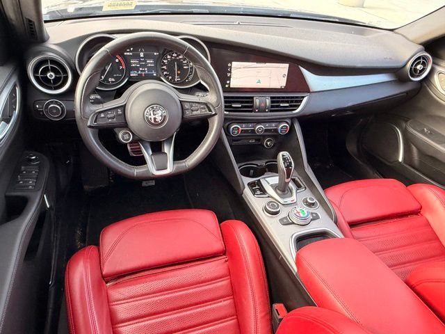 Used 2023 Alfa Romeo Giulia Veloce RWD image 11