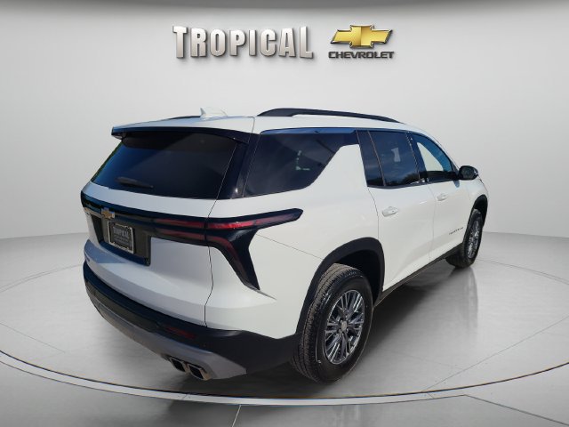 Used 2025 Chevrolet Traverse LT FWD image 5