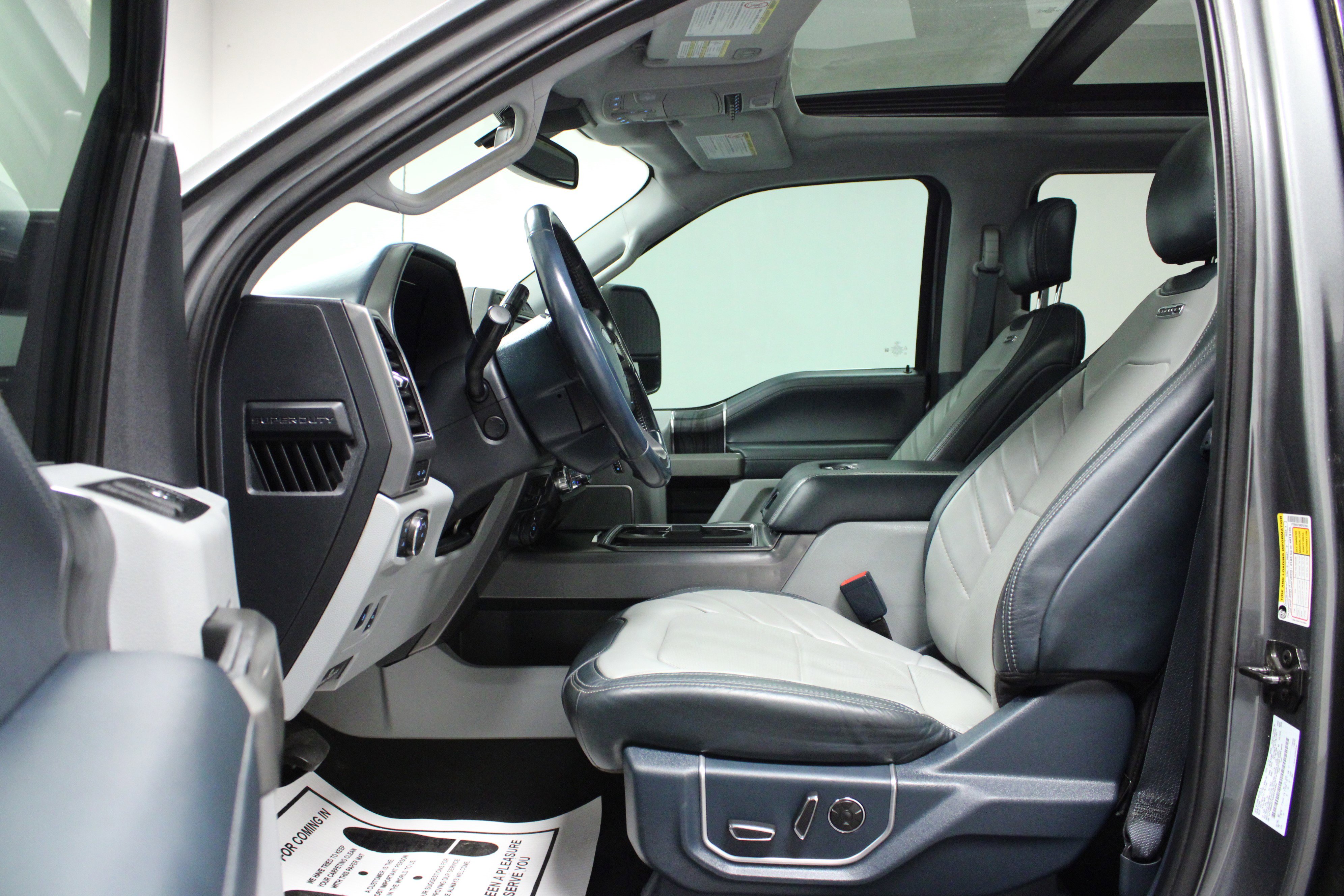 Used 2022 Ford F450 Limited w/ FX4 Off-Road Package image 12