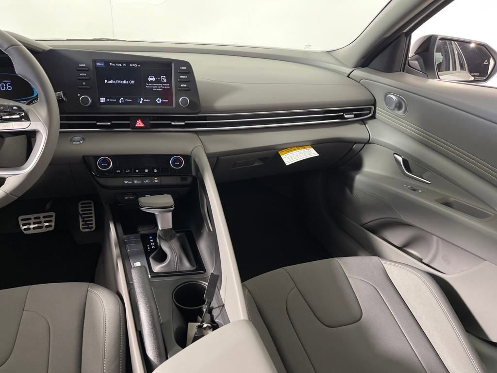 New 2025 Hyundai Elantra Sport image 18