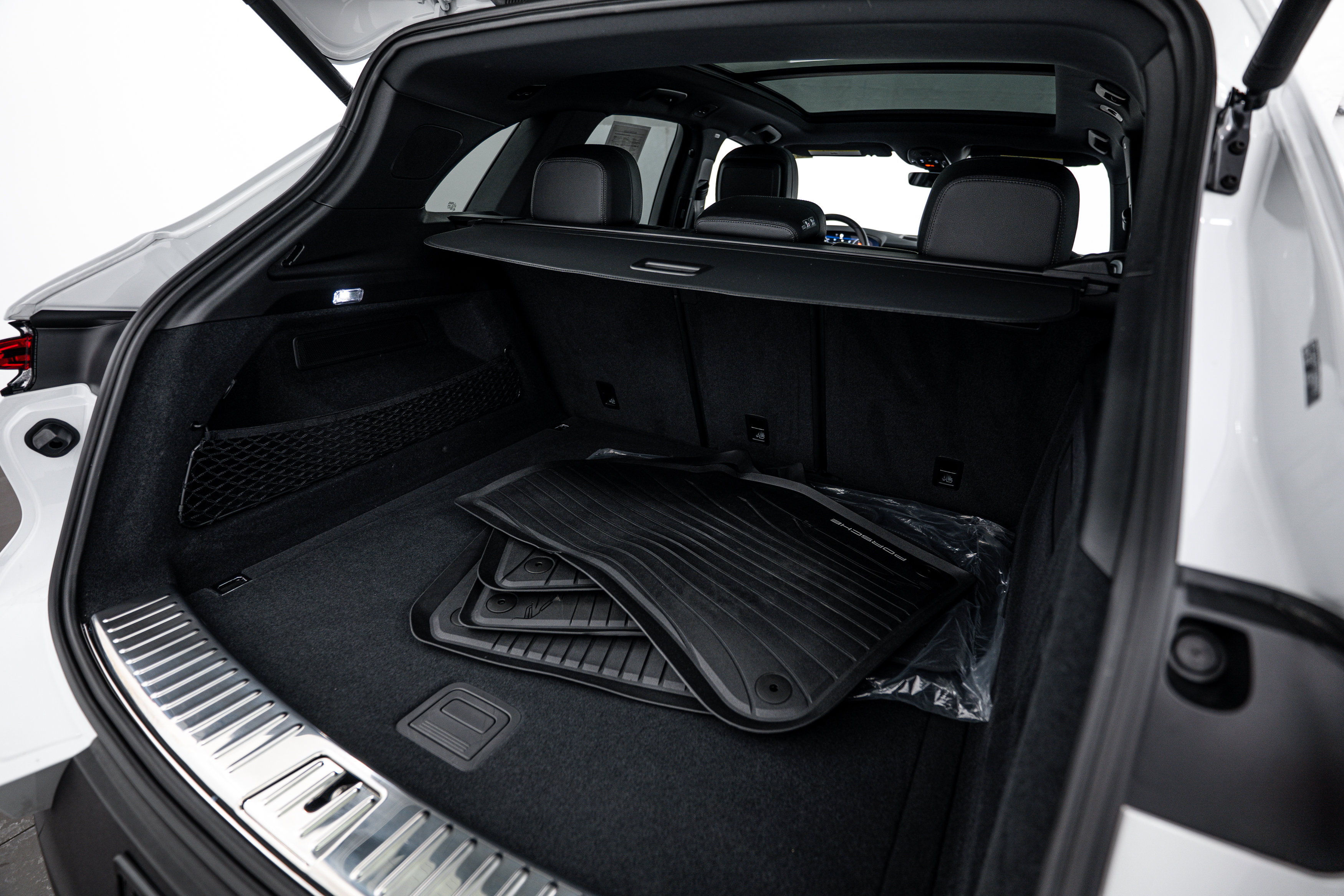 Certified 2026 Porsche Cayenne image 25