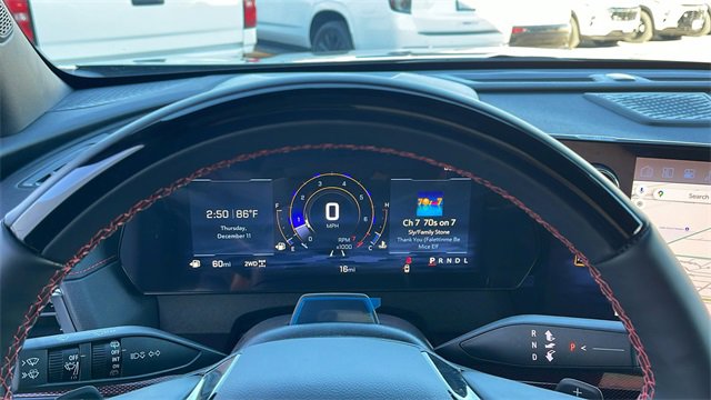 Used 2025 Chevrolet Traverse RS image 25