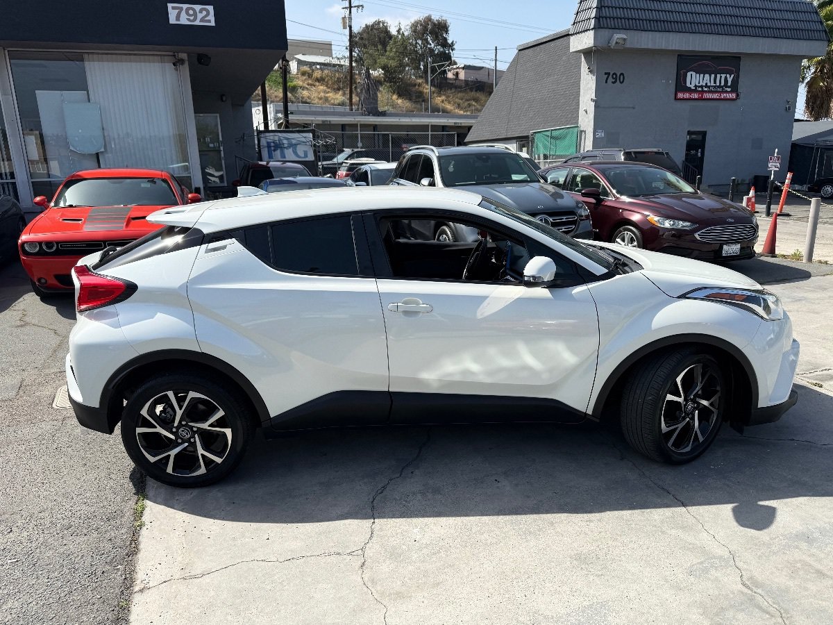 Used 2019 Toyota C-HR XLE FWD image 12