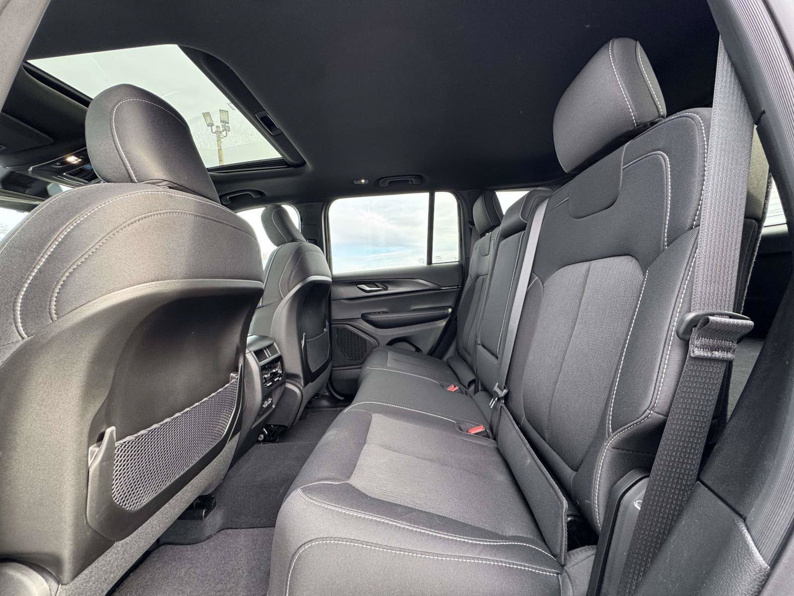 New 2026 Jeep Grand Cherokee Laredo X AWD/4WD image 17