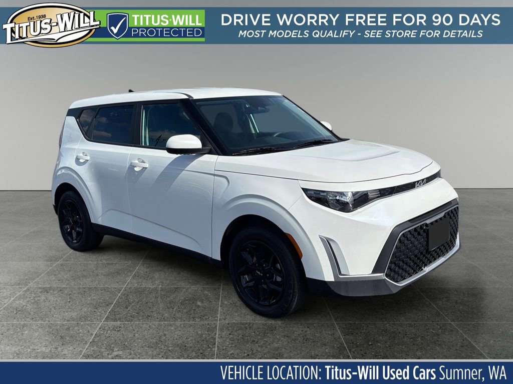 Used 2025 Kia Soul LX FWD image 1