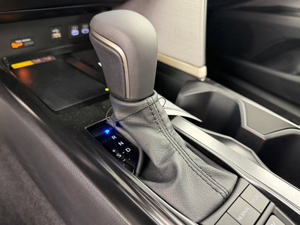 Used 2026 Toyota Camry SE w/ Multimedia Upgrade Package FWD image 25