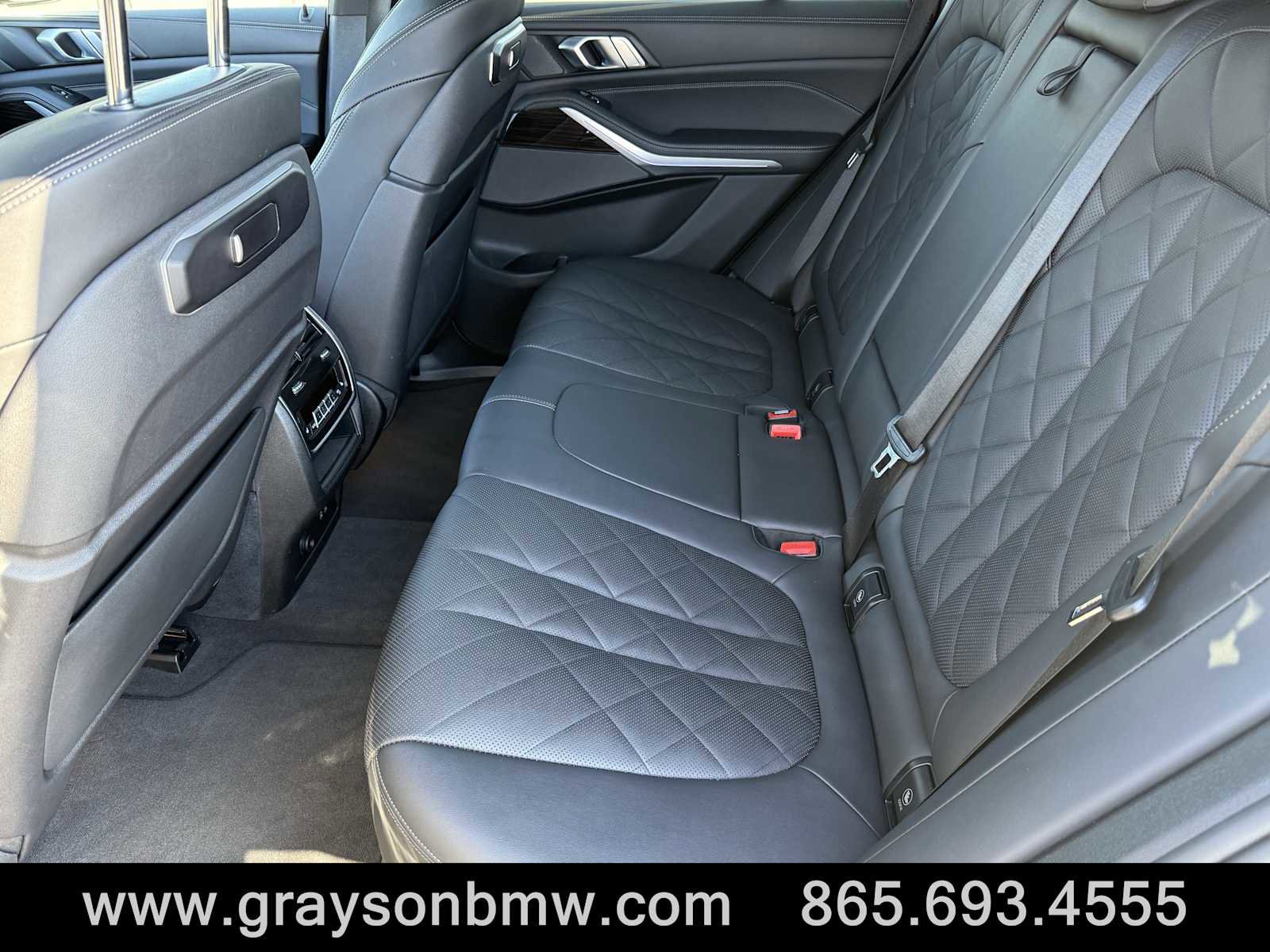 Used 2024 BMW X5 xDrive50e image 30