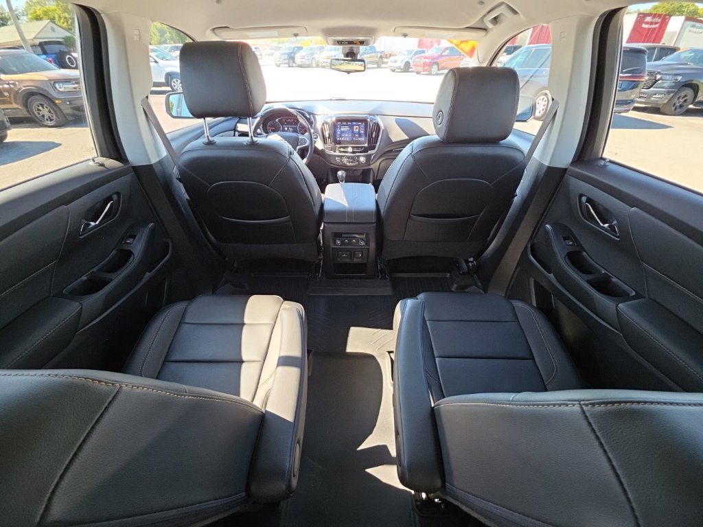 Used 2021 Chevrolet Traverse RS FWD image 23