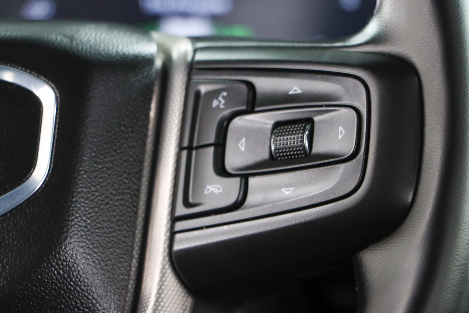 Used 2024 GMC Yukon XL Denali image 15