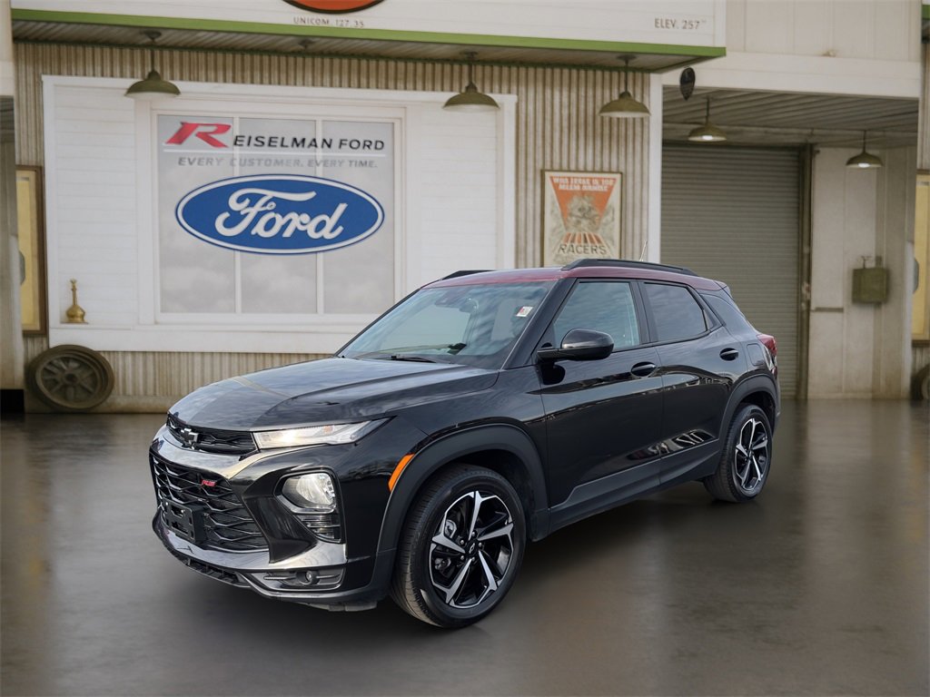 Used 2022 Chevrolet TrailBlazer RS w/ Sun and Liftgate Package image 2