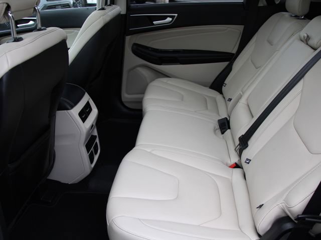 Used 2019 Ford Edge Titanium w/ Equipment Group 301A FWD image 27