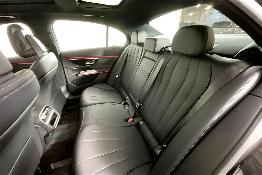 Used 2026 Mercedes-Benz E 350 4MATIC Sedan image 18