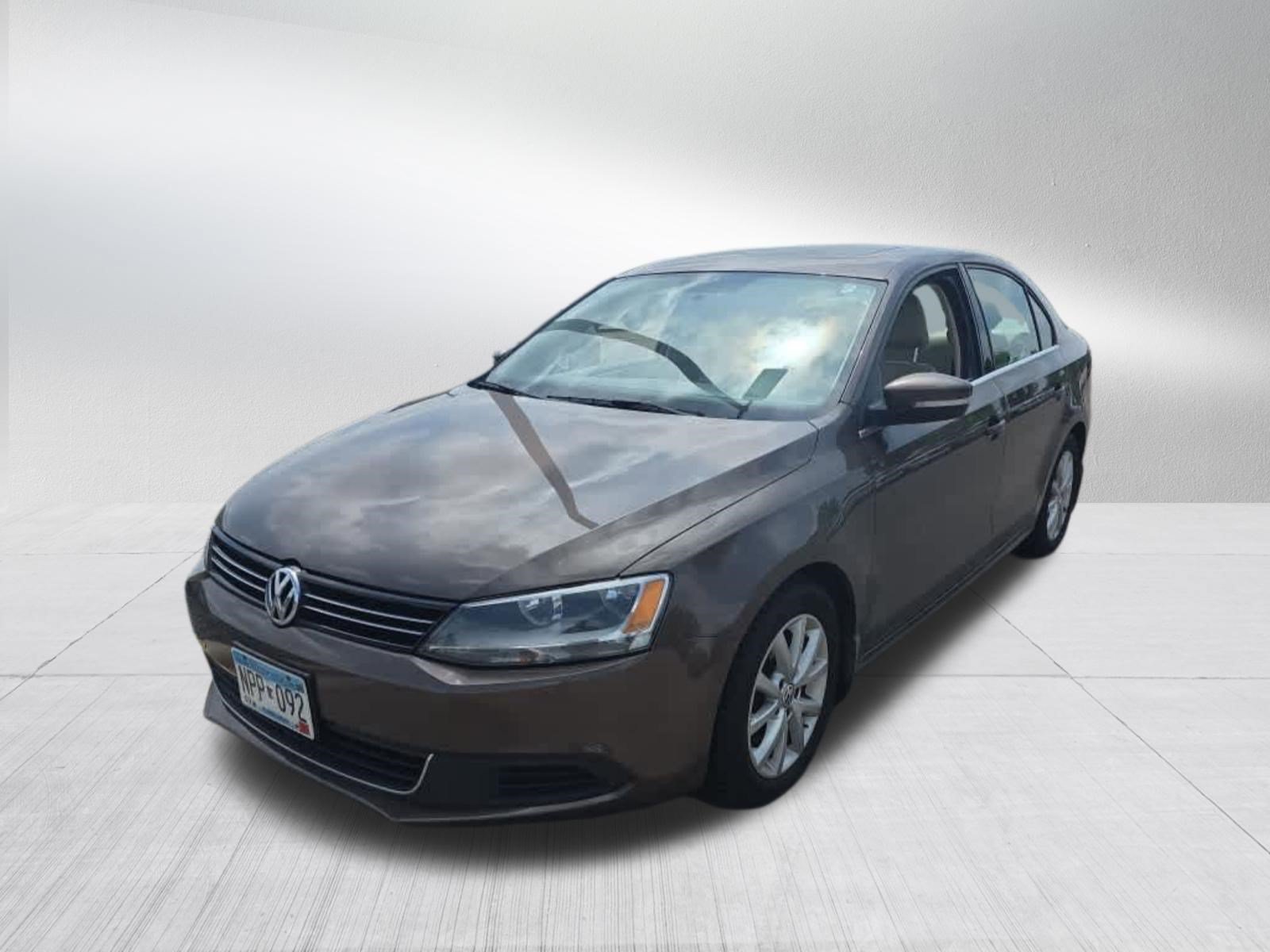 Used 2014 Volkswagen Jetta SE FWD image 2