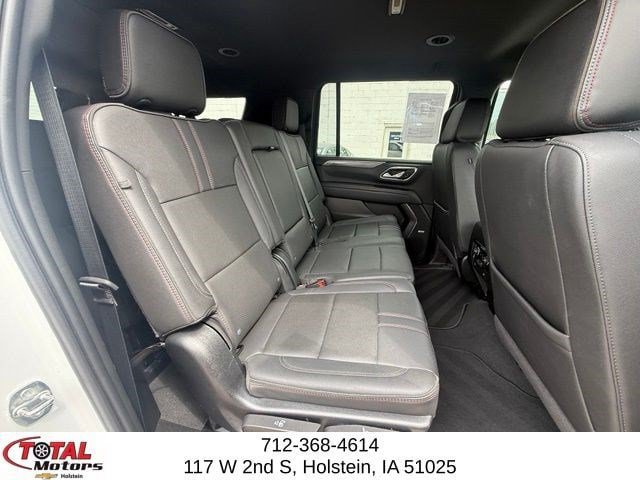 Used 2023 Chevrolet Suburban RST AWD/4WD image 14