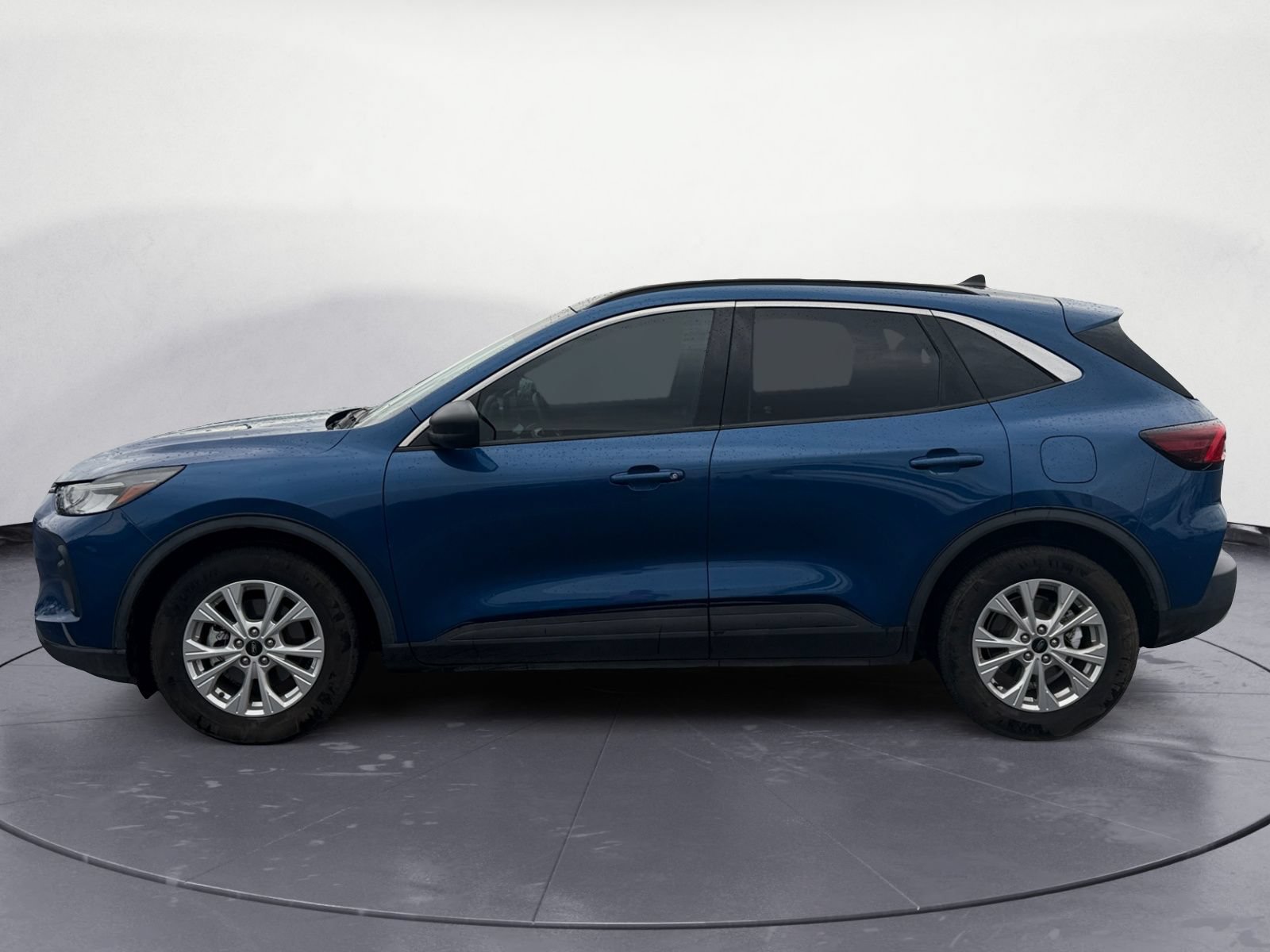 Used 2023 Ford Escape Active w/ Tech Pack #1 FWD image 3