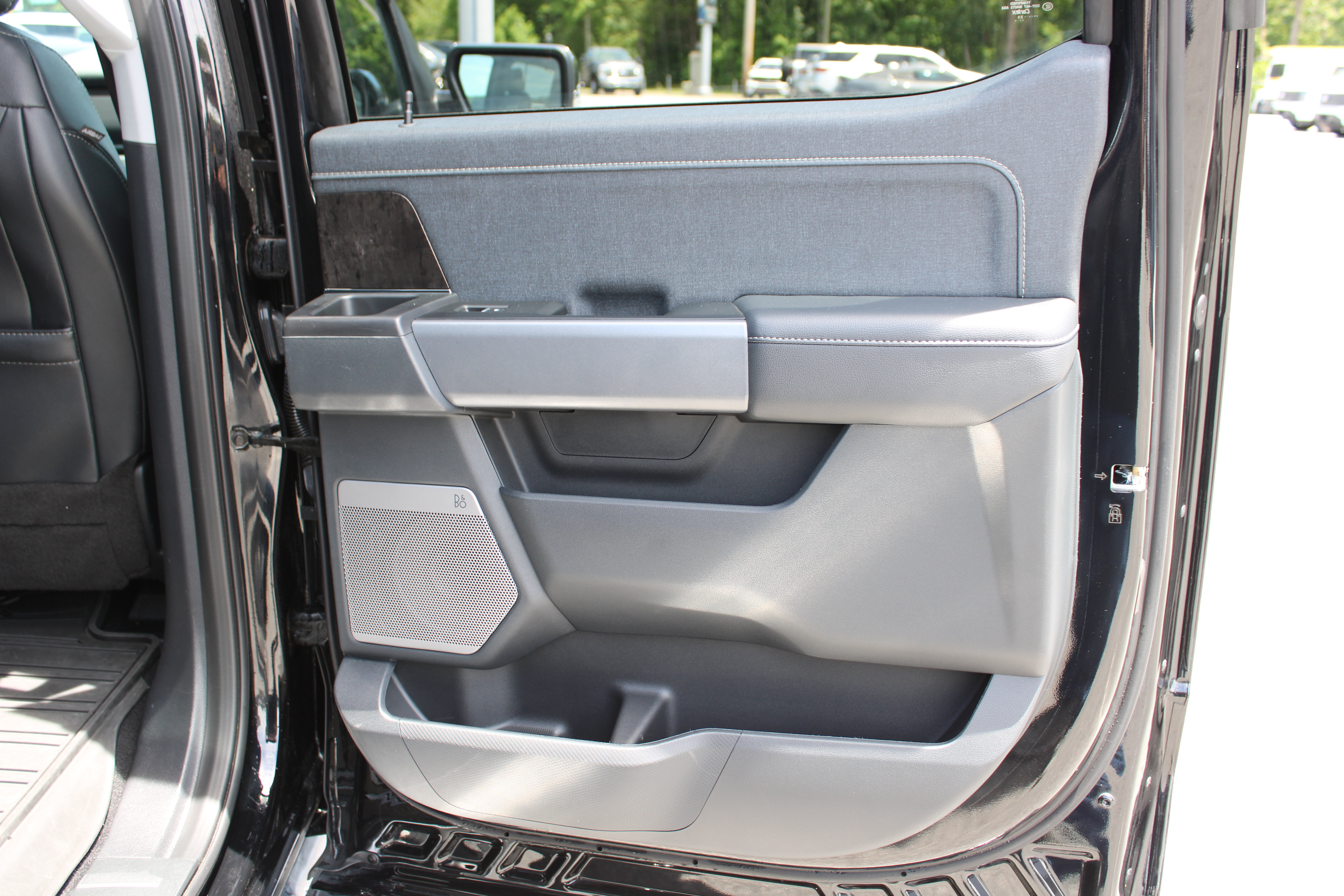 Used 2023 Ford F150 Lariat w/ FX4 Off-Road Package AWD/4WD image 14