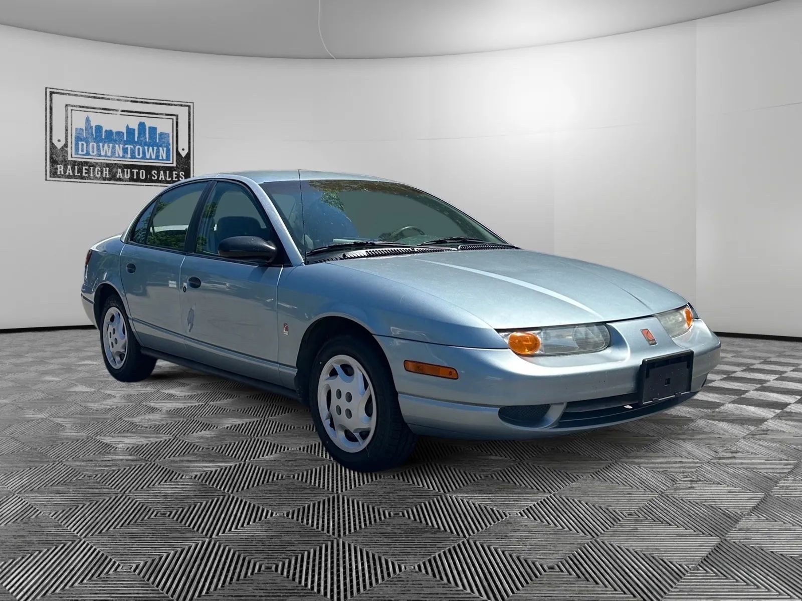 Used 2002 Saturn S-Series SL1 w/ SL1 Option Pkg 1 image 4