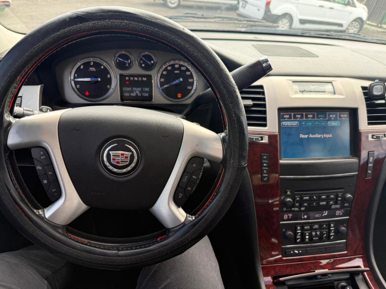 Used 2012 Cadillac Escalade Luxury AWD/4WD image 24