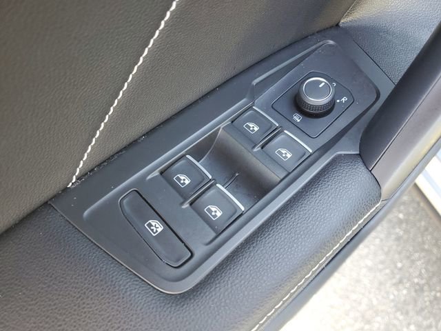 Certified 2023 Volkswagen Tiguan SE R-Line AWD/4WD image 15