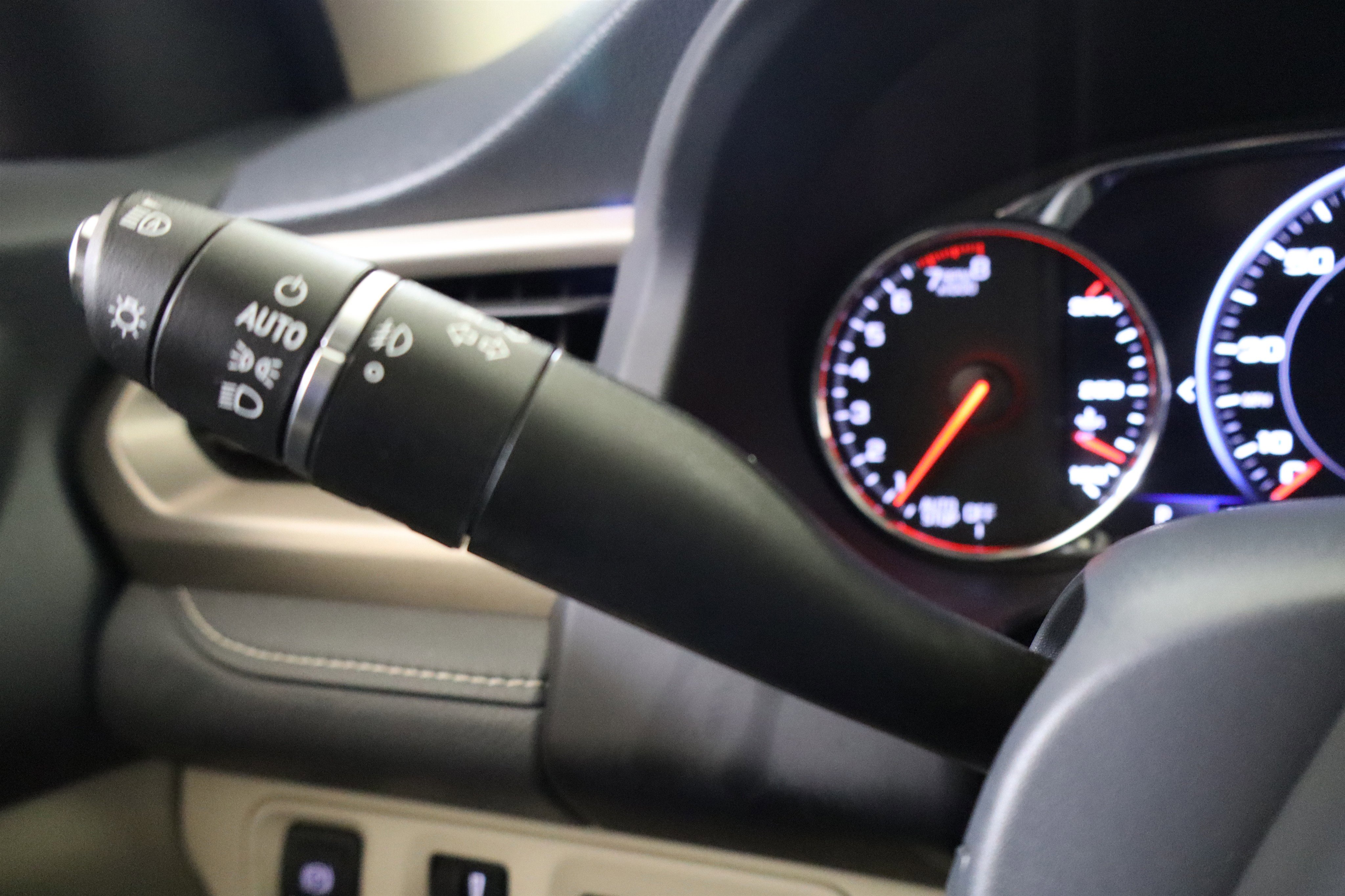 Used 2022 GMC Acadia Denali w/ Denali Ultimate Package image 32