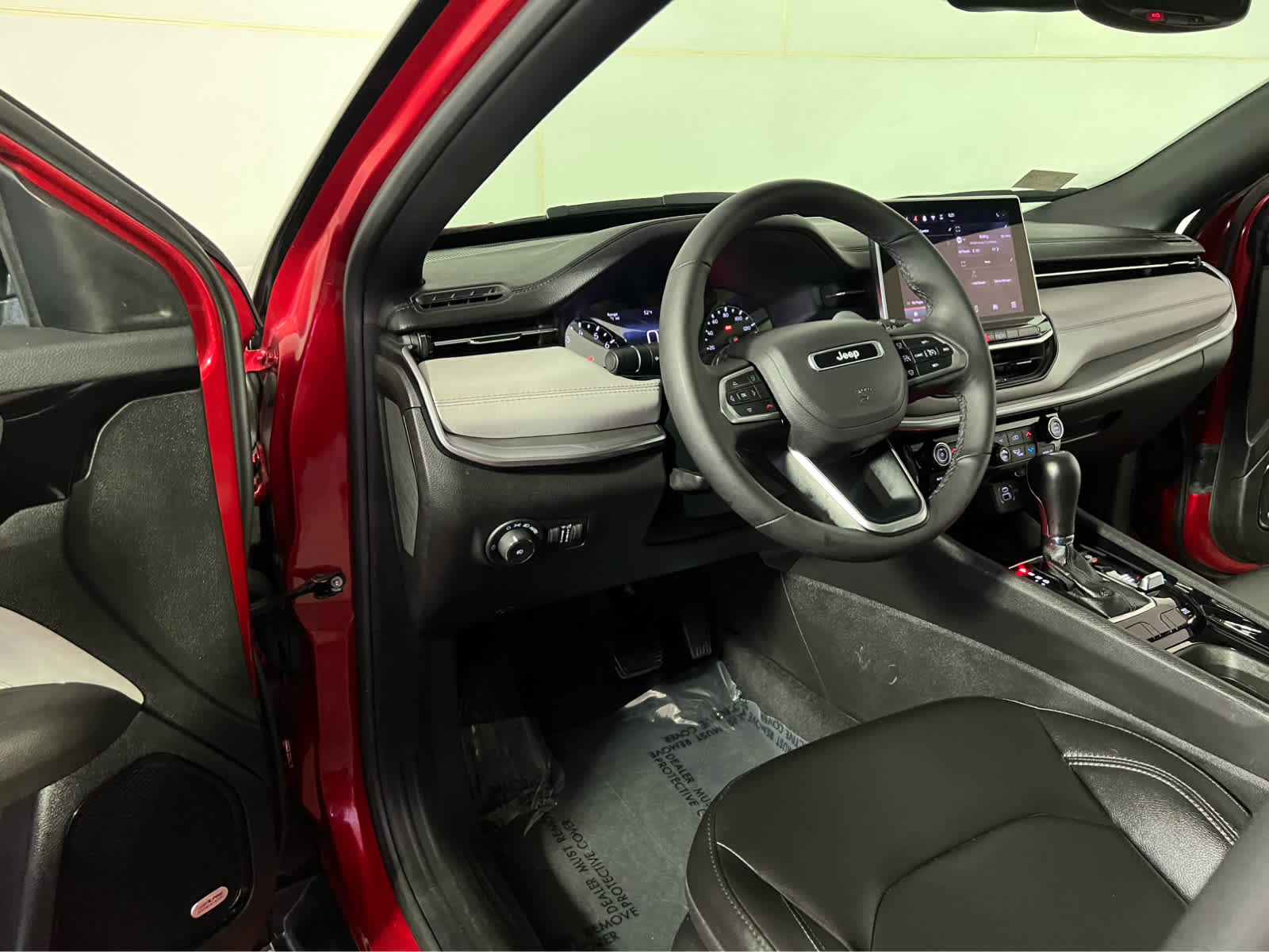 Used 2025 Jeep Compass Limited w/ Sun & Sound Group image 22
