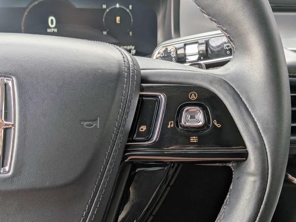Certified 2024 Lincoln Aviator 2WD w/ Premium Package image 27