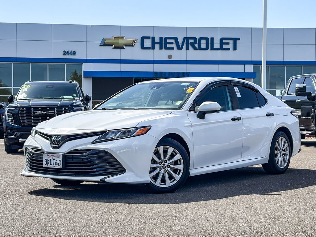 Used 2019 Toyota Camry LE image 1