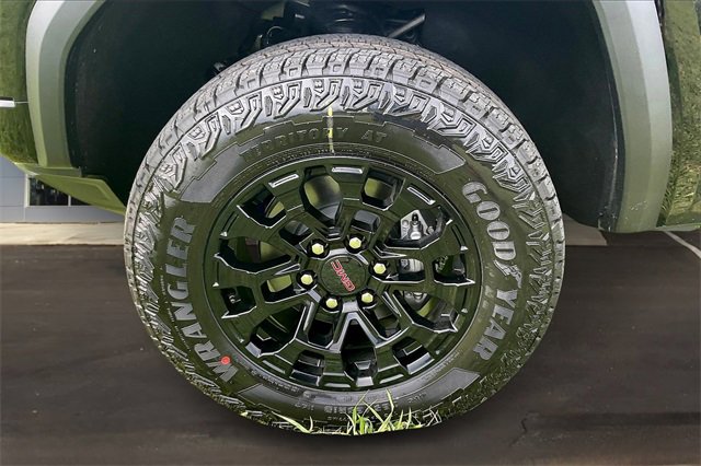 New 2026 GMC Canyon Elevation w/ Convenience Package image 13