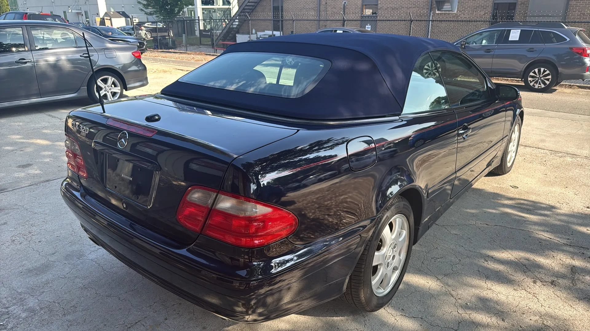 Used 2001 Mercedes-Benz CLK 320 Cabriolet w/ K2 Opt Pkg image 5