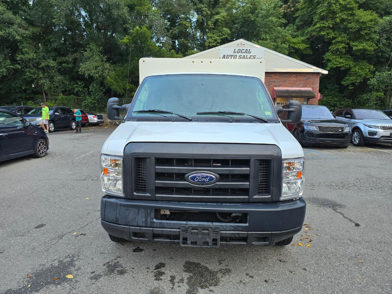 Used 2017 Ford E-450 and Econoline 450 Super Duty w/ Power Windows & Locks Group RWD image 2