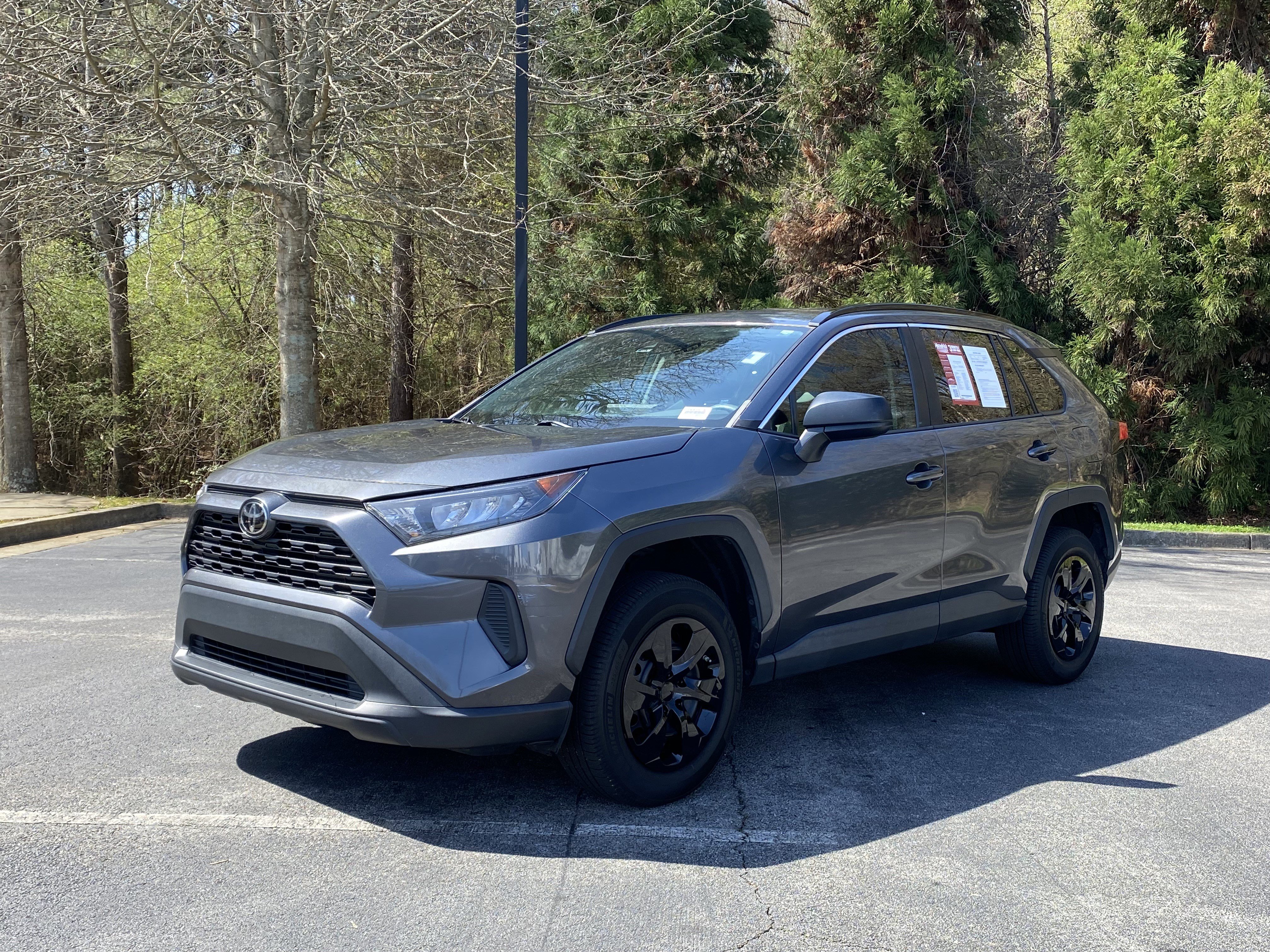 Used 2021 Toyota RAV4 LE image 5