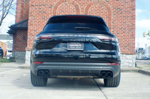 Used 2023 Porsche Cayenne AWD/4WD image 6