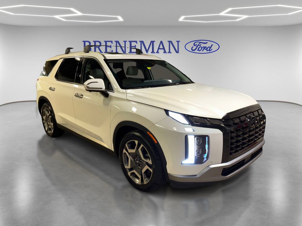 Used 2023 Hyundai Palisade Limited image 3