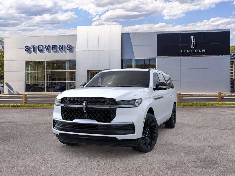 New 2026 Lincoln Navigator L Reserve w/ Jet Appearance Package AWD/4WD image 3