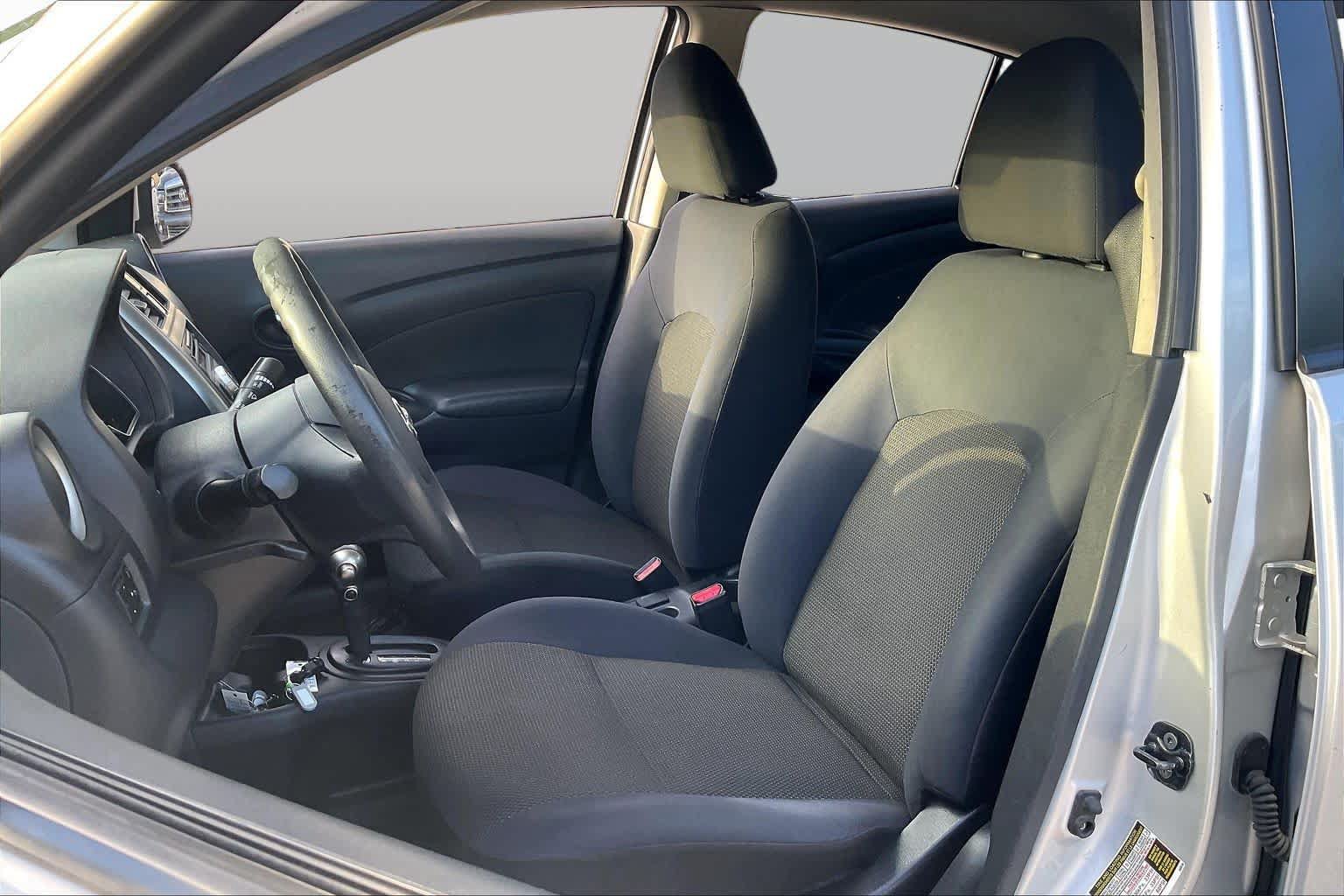 Used 2012 Nissan Versa FWD image 6