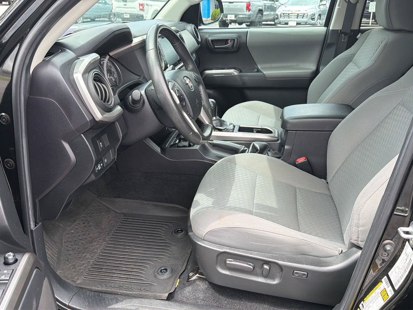 Used 2022 Toyota Tacoma SR5 RWD image 10