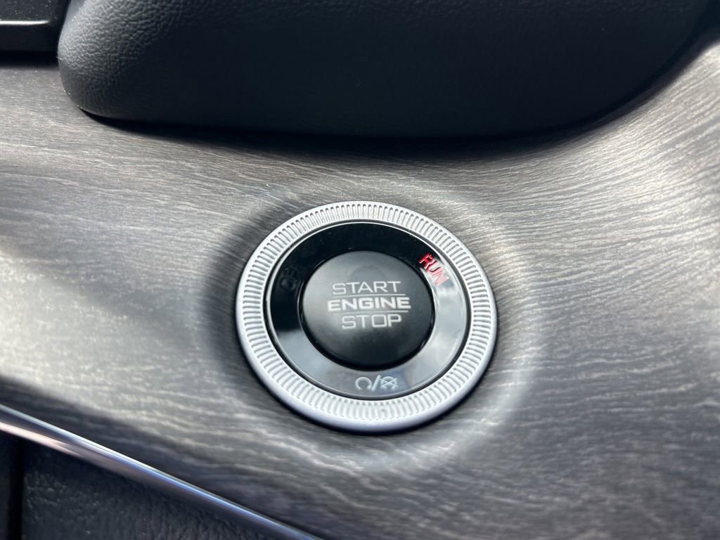 New 2025 Jeep Grand Cherokee Overland w/ Luxury Tech Group IV image 45